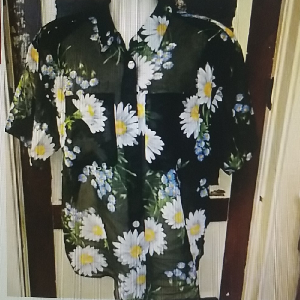 Liz Sport button up floral top